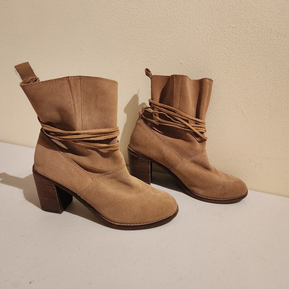 Toms Mila Womens Sz 5 Toffee Tan Suede Leather Ankle Boot Wraparound Tie Bootie
